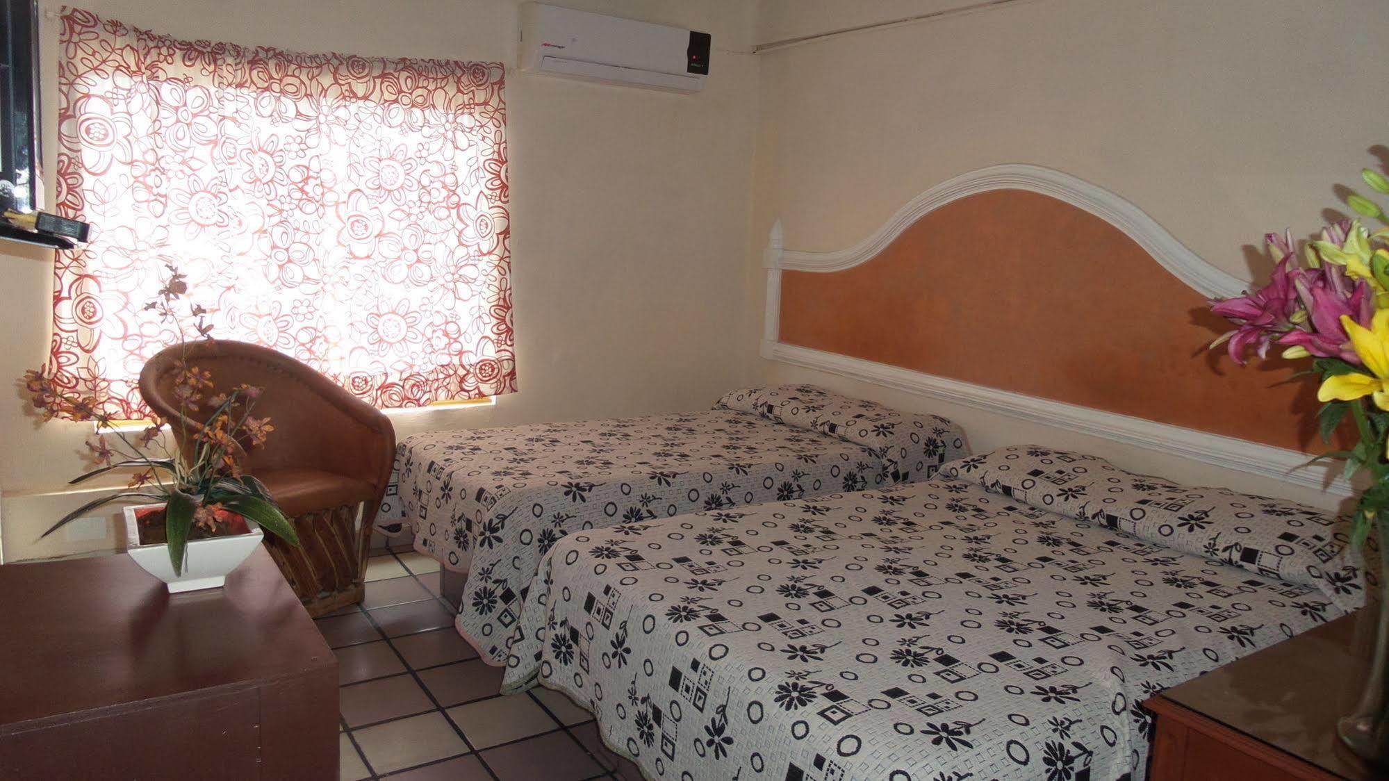 Hotel Del Valle Los Mochis Exterior photo