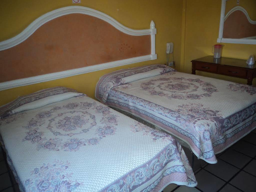Hotel Del Valle Los Mochis Exterior photo